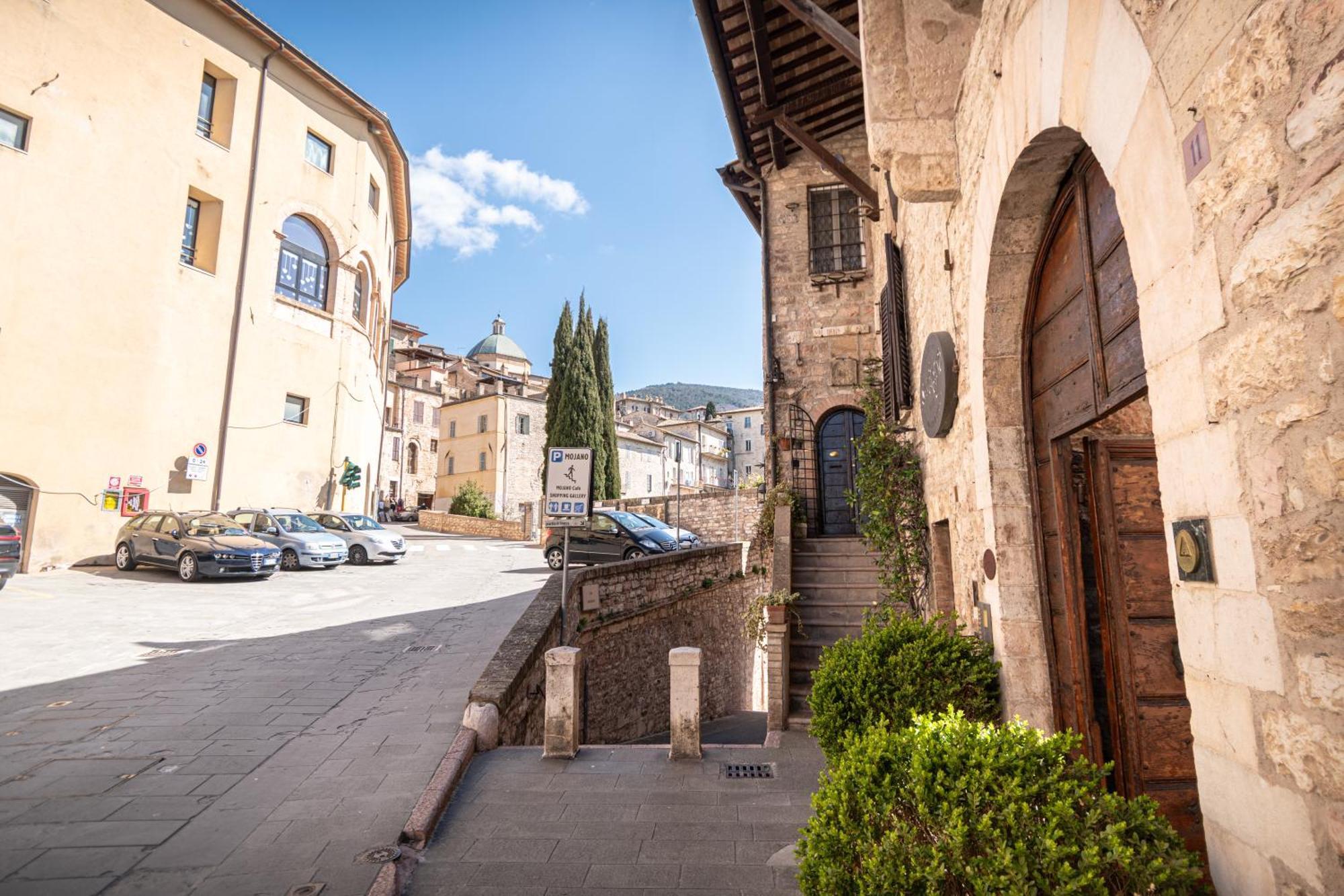 Residenza D'Epoca San Crispino Aparthotel Assisi Bagian luar foto