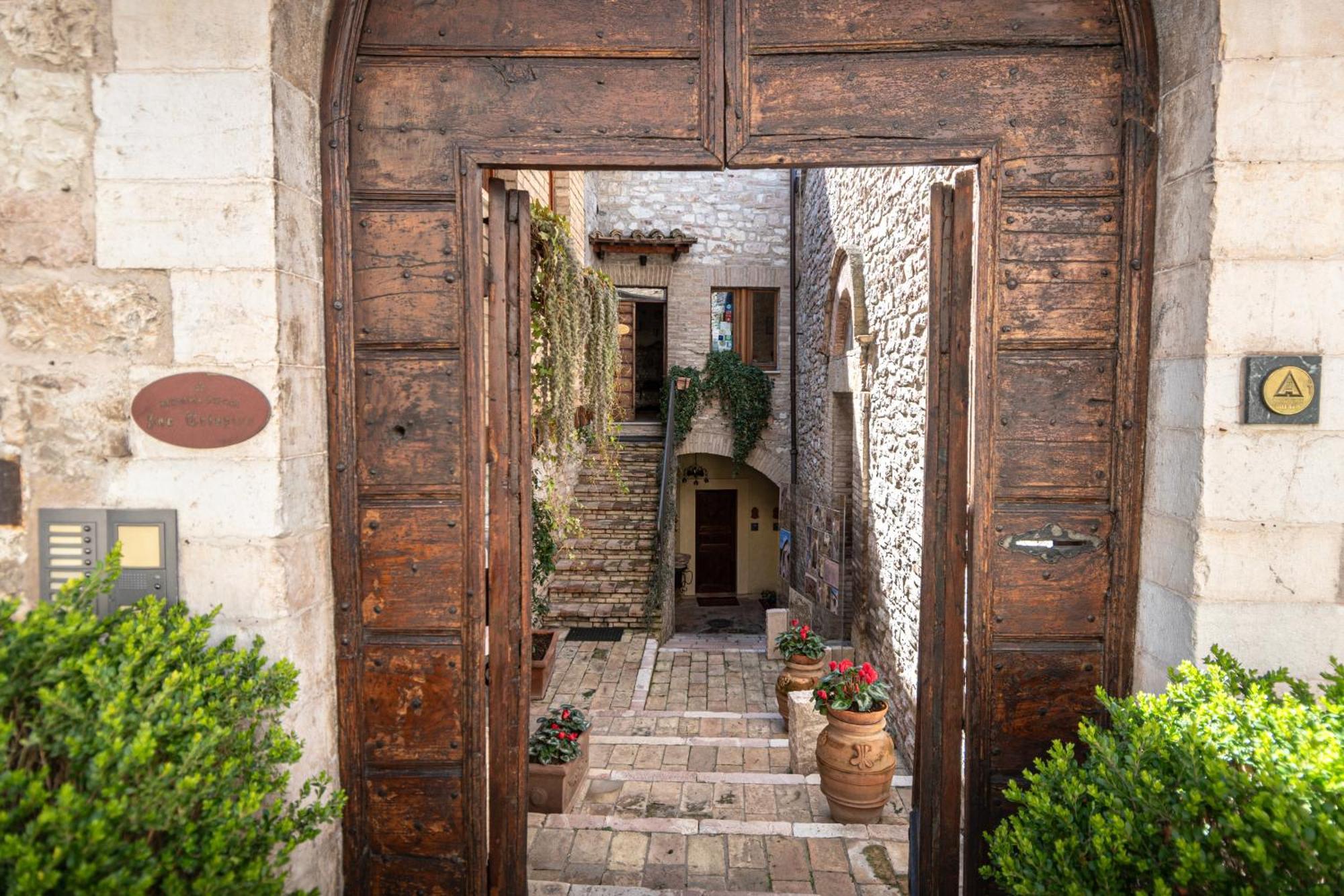 Residenza D'Epoca San Crispino Aparthotel Assisi Bagian luar foto