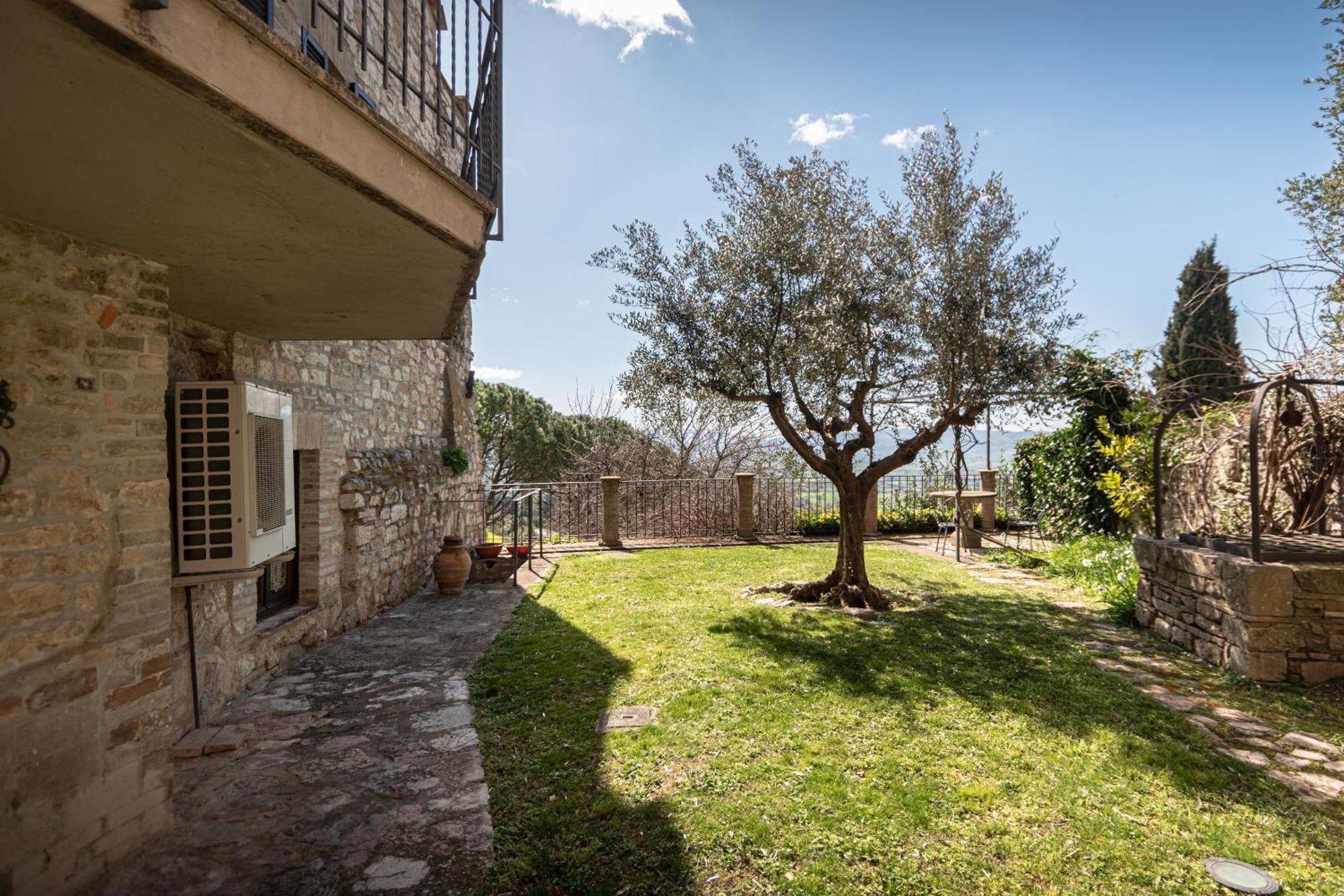 Residenza D'Epoca San Crispino Aparthotel Assisi Bagian luar foto